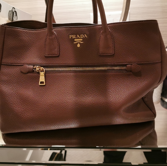 100% authentic Prada Camel Tote - Picture 1 of 3